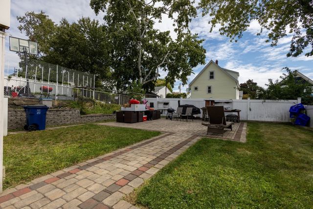 41 Dedham St, Revere, MA 02151