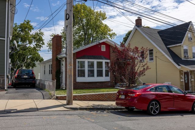 41 Dedham St, Revere, MA 02151