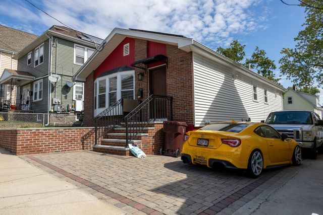 41 Dedham St, Revere, MA 02151