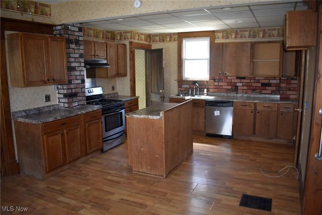 240 S 15th Street, Sebring, OH 44672