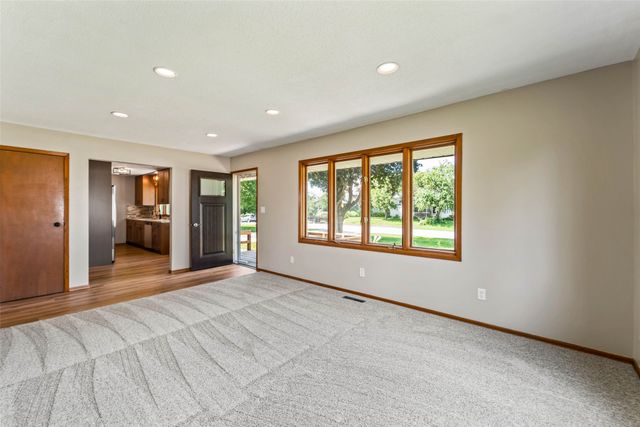 720 Latrobe Avenue, Mccallsburg, IA 50154