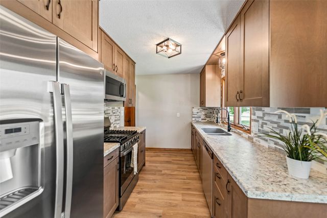 720 Latrobe Avenue, Mccallsburg, IA 50154