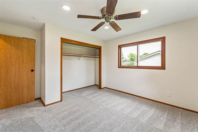720 Latrobe Avenue, Mccallsburg, IA 50154