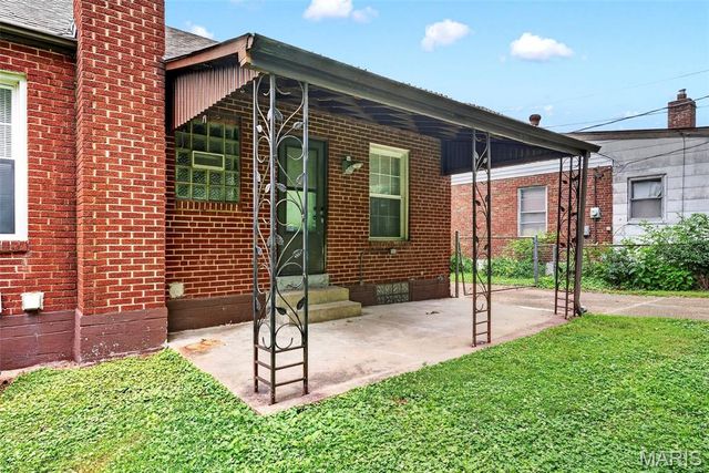 9424 Corregidor Drive, St Louis, MO 63134