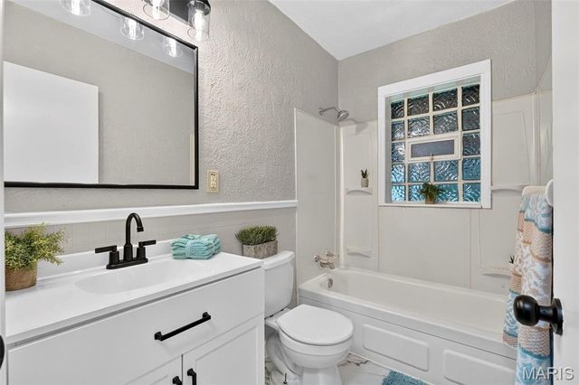 9424 Corregidor Drive, St Louis, MO 63134
