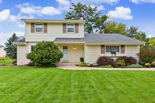 14000 W Wilbur DRIVE, New Berlin, WI 53151