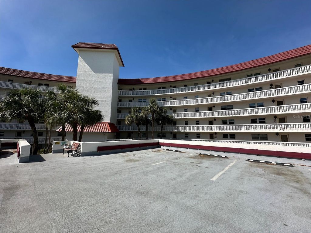 Image 1 of property listing at 601 N MCDONALD STREET 406, Mount Dora, FL 32757