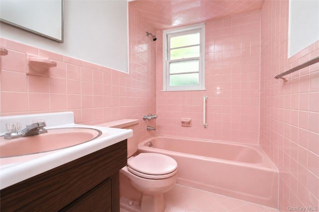 152 Rice Avenue, Staten Island, NY 10314