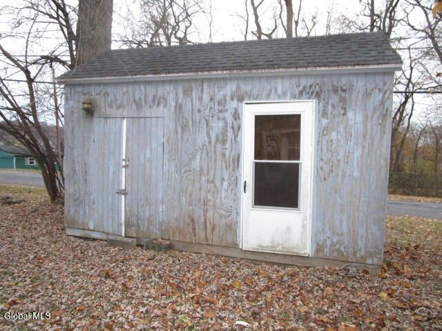 205 Tampa Avenue, East Greenbush, NY 12144