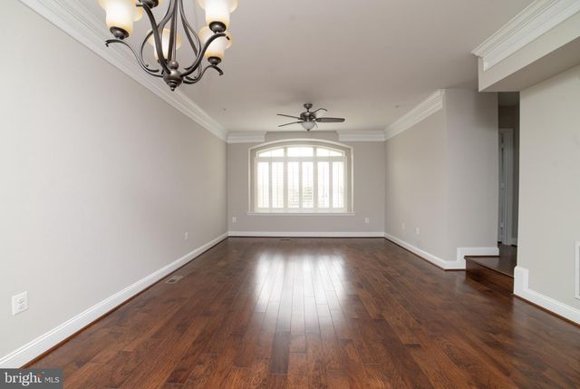 102 VANGUARD LN, Annapolis, MD 21401