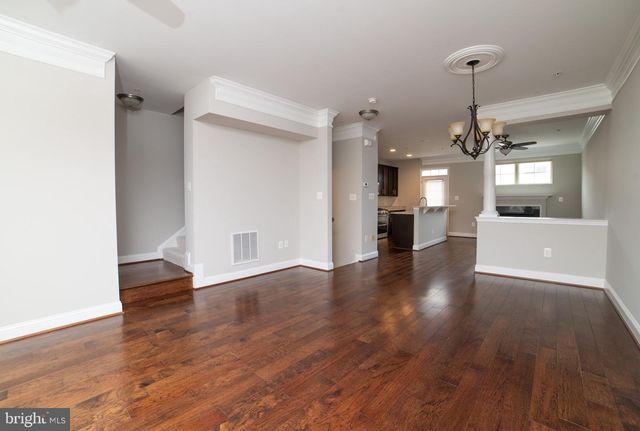 102 VANGUARD LN, Annapolis, MD 21401