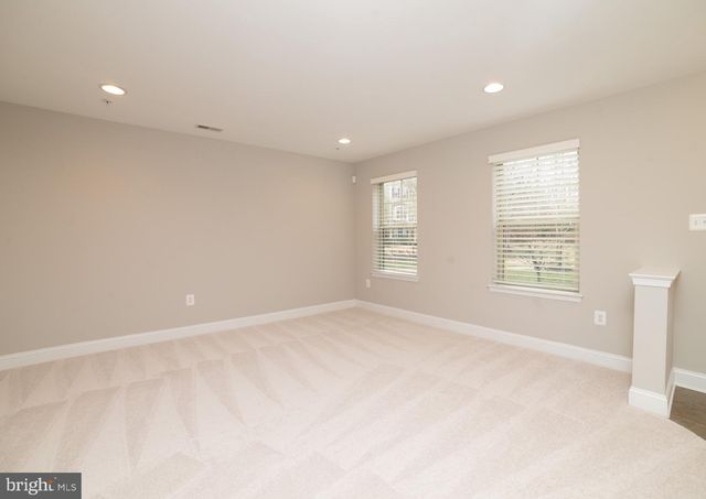 102 VANGUARD LN, Annapolis, MD 21401