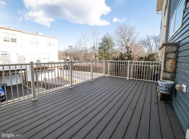 102 VANGUARD LN, Annapolis, MD 21401