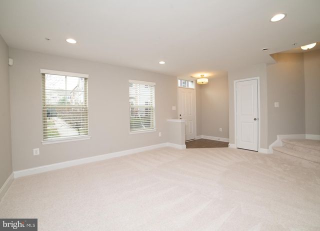 102 VANGUARD LN, Annapolis, MD 21401