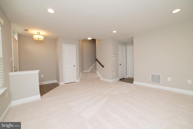 102 VANGUARD LN, Annapolis, MD 21401