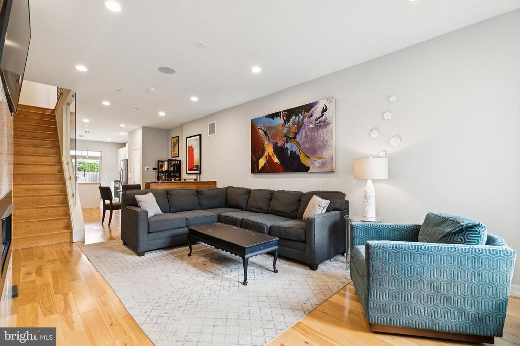 2339 DICKINSON ST, Philadelphia, PA 19146