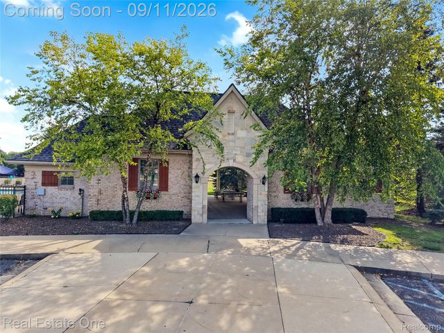 26690 Kentucky Court, Lyon Charter Township, MI 48178