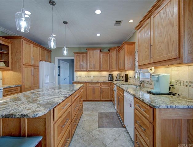 220 Grand Ridge Terrace, Hot Springs, AR 71901