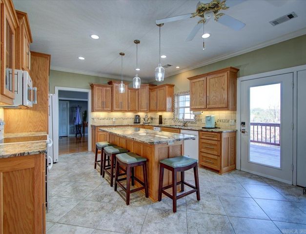 220 Grand Ridge Terrace, Hot Springs, AR 71901