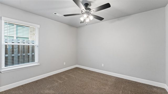 5902 NW Hoover Street, Bentonville, AR 72713