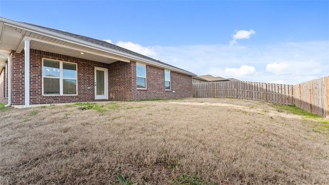 5902 NW Hoover Street, Bentonville, AR 72713
