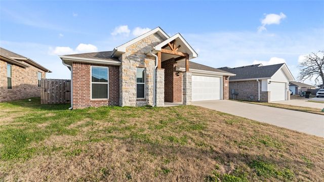 5902 NW Hoover Street, Bentonville, AR 72713
