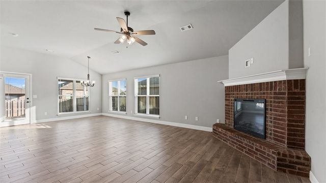 5902 NW Hoover Street, Bentonville, AR 72713