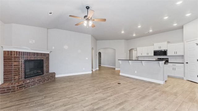 5902 NW Hoover Street, Bentonville, AR 72713