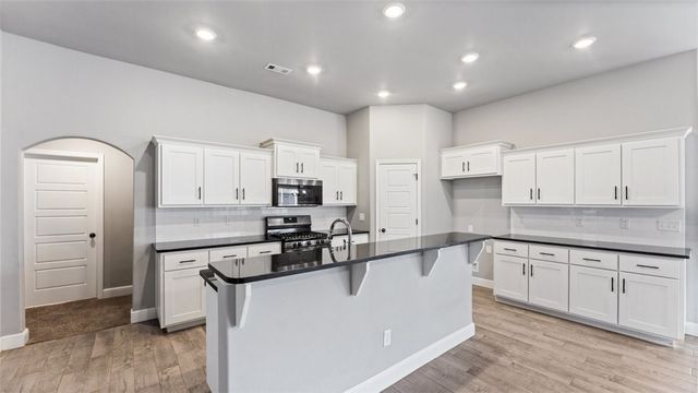 5902 NW Hoover Street, Bentonville, AR 72713