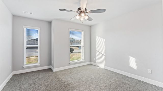 5902 NW Hoover Street, Bentonville, AR 72713