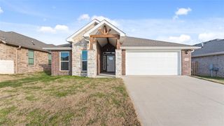 5902 NW Hoover Street, Bentonville, AR 72713