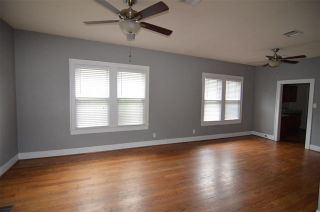 321 Dorchester Street, Houston, TX 77022