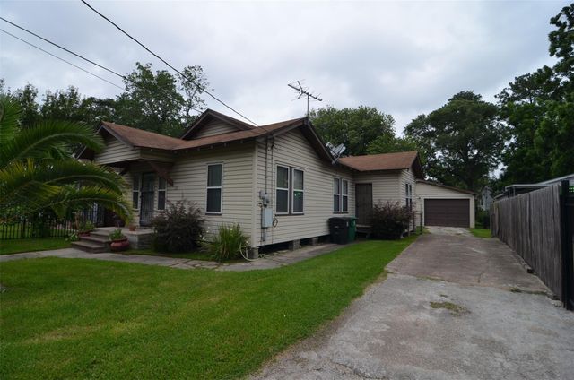 321 Dorchester Street, Houston, TX 77022