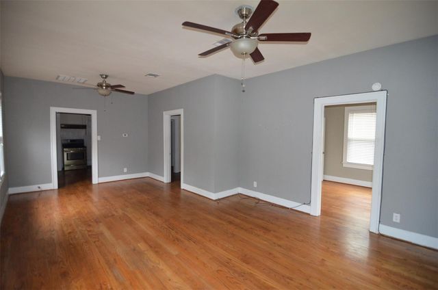 321 Dorchester Street, Houston, TX 77022