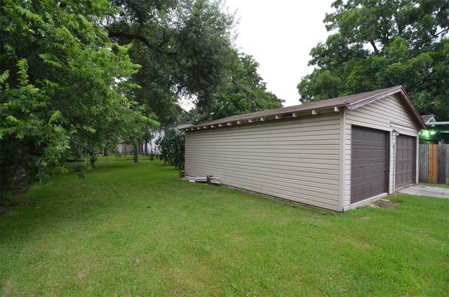 321 Dorchester Street, Houston, TX 77022