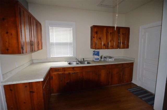 321 Dorchester Street, Houston, TX 77022
