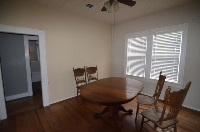 321 Dorchester Street, Houston, TX 77022