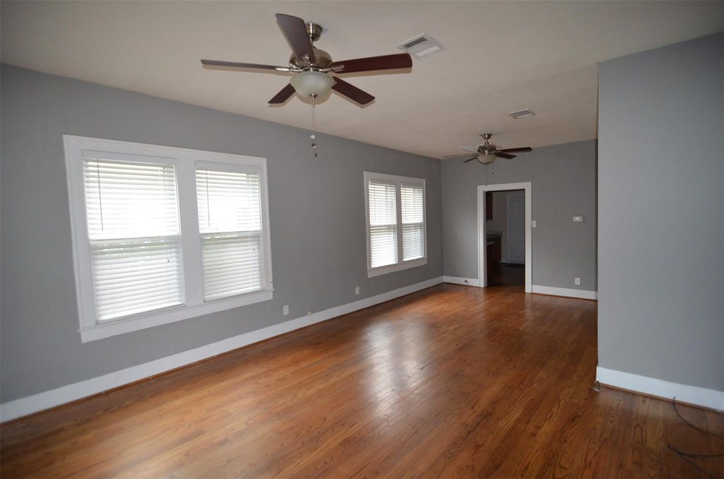 321 Dorchester Street, Houston, TX 77022