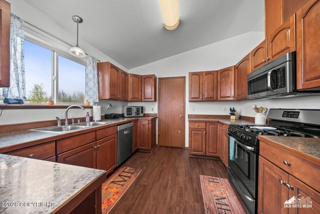 1175 N Angus Loop, Palmer, AK 99645