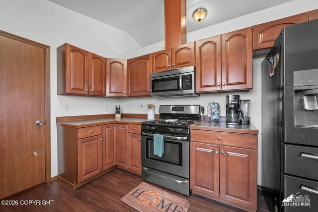 1175 N Angus Loop, Palmer, AK 99645