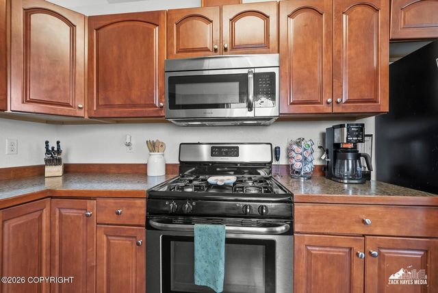 1175 N Angus Loop, Palmer, AK 99645