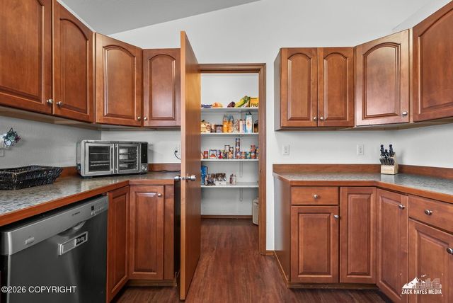 1175 N Angus Loop, Palmer, AK 99645