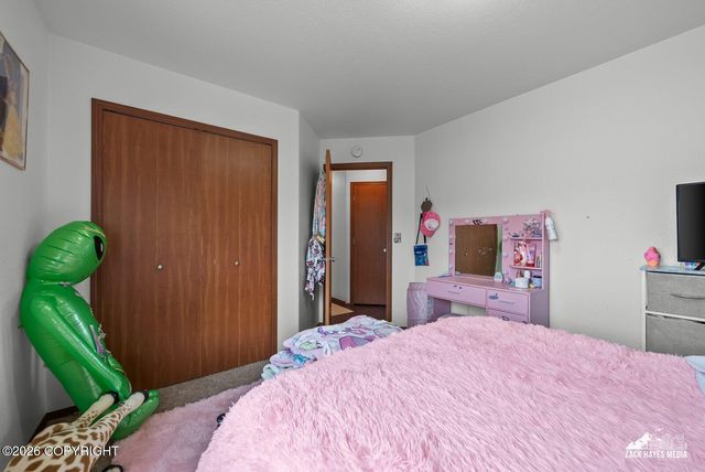 1175 N Angus Loop, Palmer, AK 99645