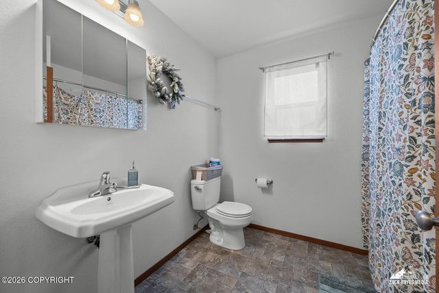 1175 N Angus Loop, Palmer, AK 99645