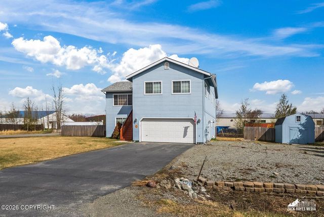 1175 N Angus Loop, Palmer, AK 99645