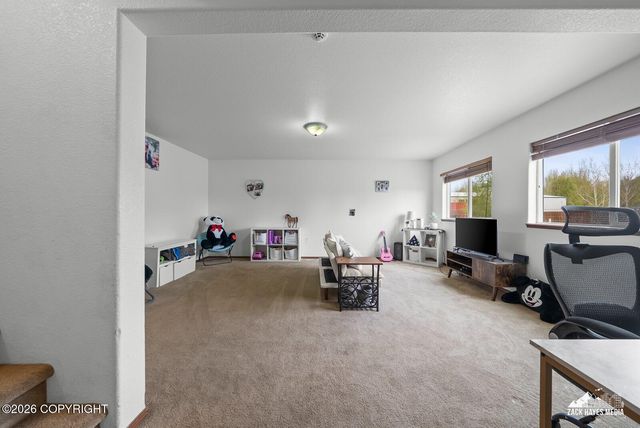 1175 N Angus Loop, Palmer, AK 99645