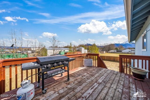 1175 N Angus Loop, Palmer, AK 99645