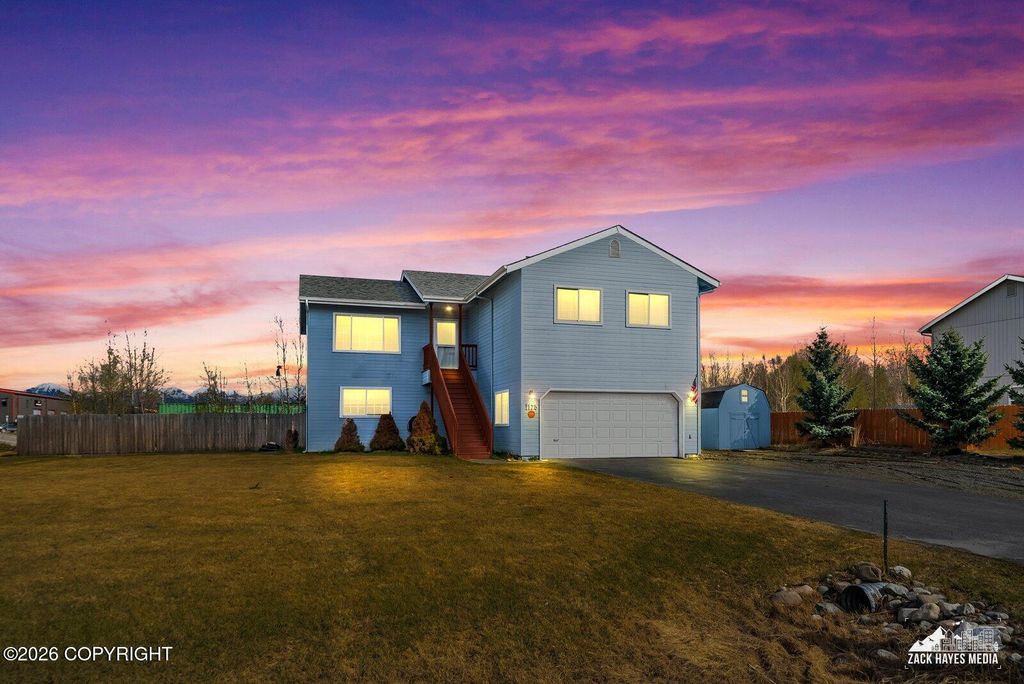 1175 N Angus Loop, Palmer, AK 99645