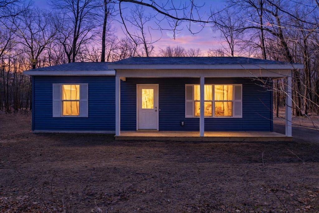 8992 Mackinaw Trail Drive, Reynolds Twp, MI 49329