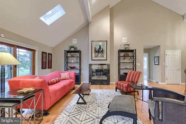 101 CHAPEL LN, Brownstown, PA 17508